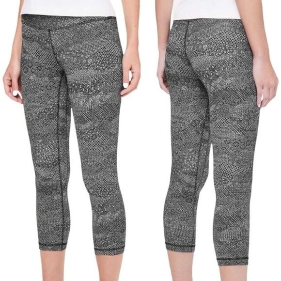 LULULEMON Align Black & White Print 21" Crop Leggings - Picture 1 of 7